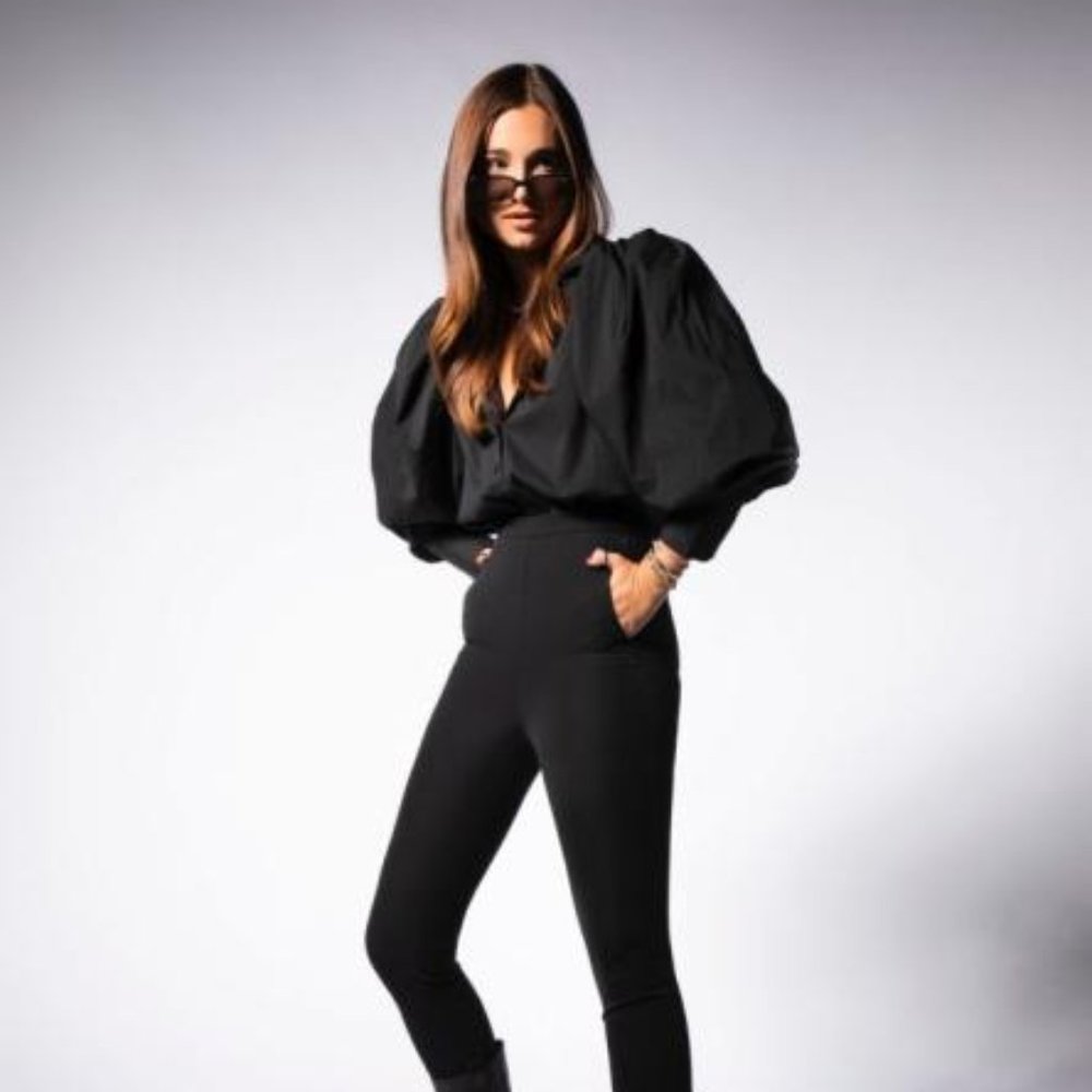 NWT - WeWoreWhat Black Button-Up Puff Sleeve Bodysuit